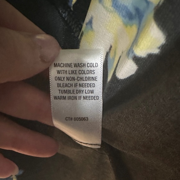 KEYHOLE LONG QUARTER SLEEVE FLORAL DRESS - Picture 4 of 5